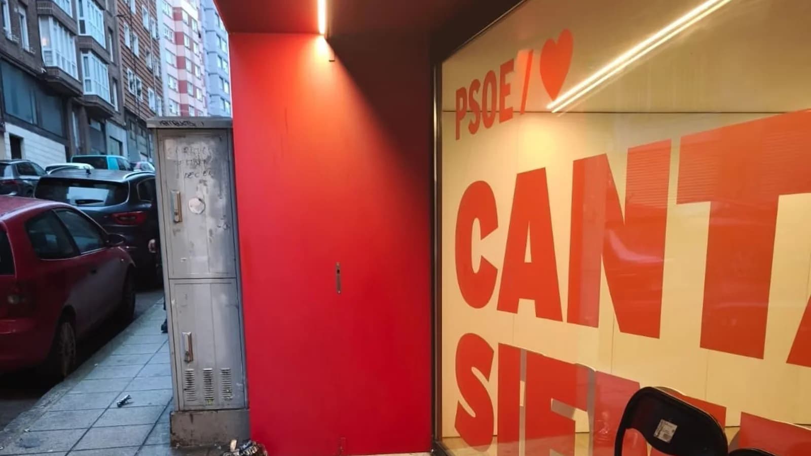 La Fiscalía pide hasta 19 años por los explosivos en la sede del PSOE de Cantabria