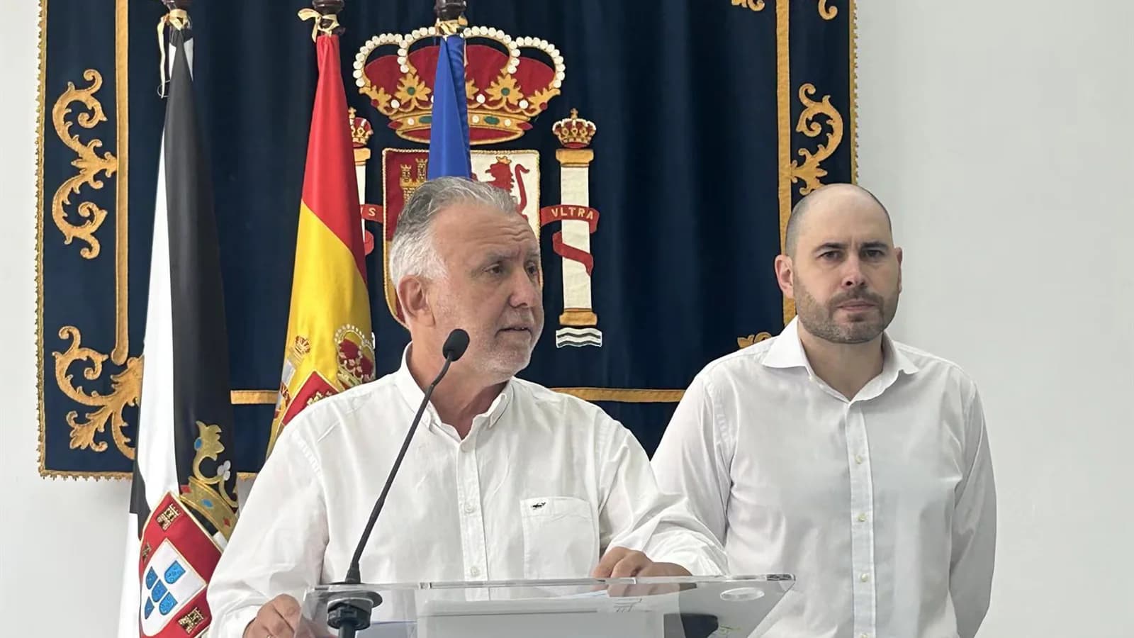 Torres se comprometió a desalojar las playas de Ceuta antes del 15 de octubre