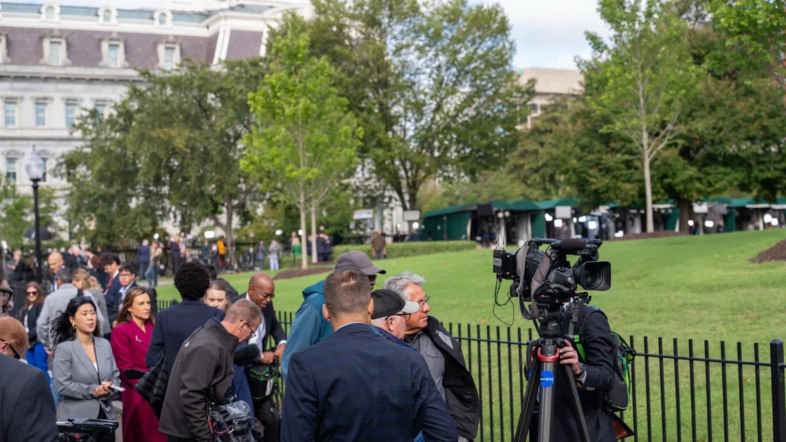 Trump cuestionó a CNN y MSNOW tras impedirles ingresar a la Casa Blanca