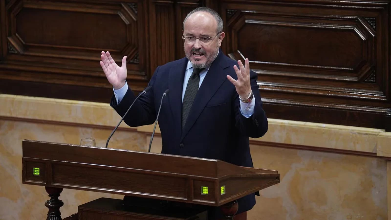 El PP catalán pide evitar el “modelo Colau” tras el desahucio de una mujer de 87 años