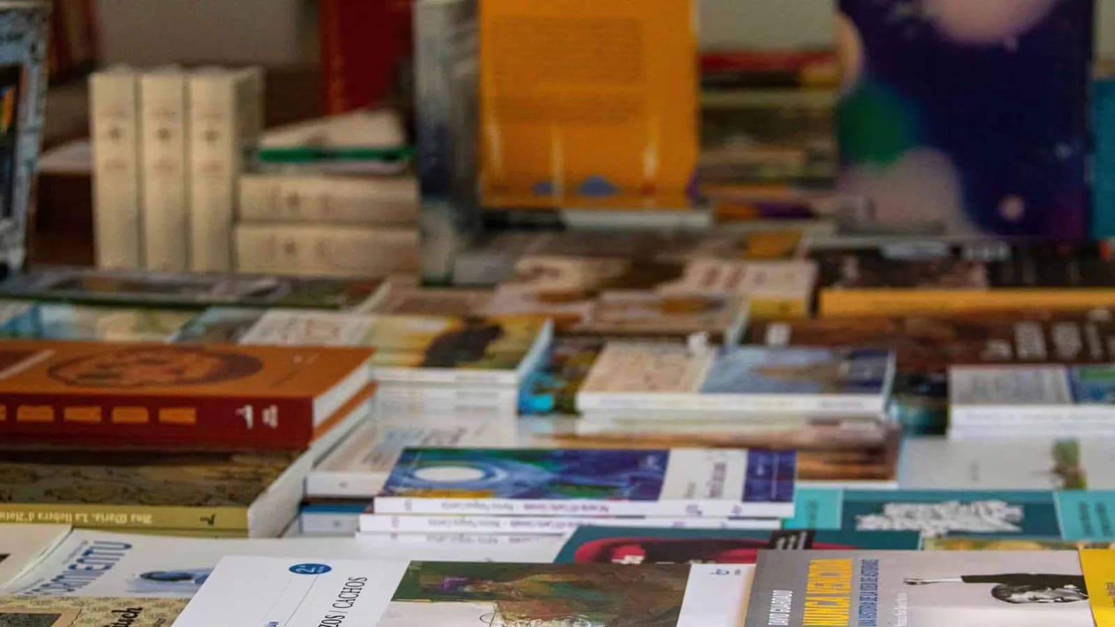 Jesús Emilio García Acosta presenta su octavo libro, “Literatura Suprema”
