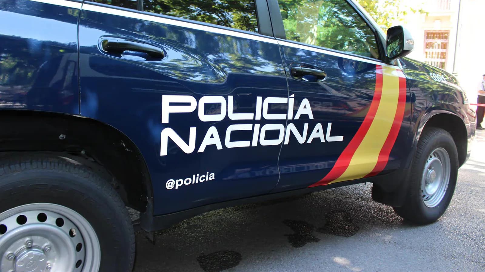 Investigan el asalto a una joyería de Guindalera: buscan a dos sospechosos