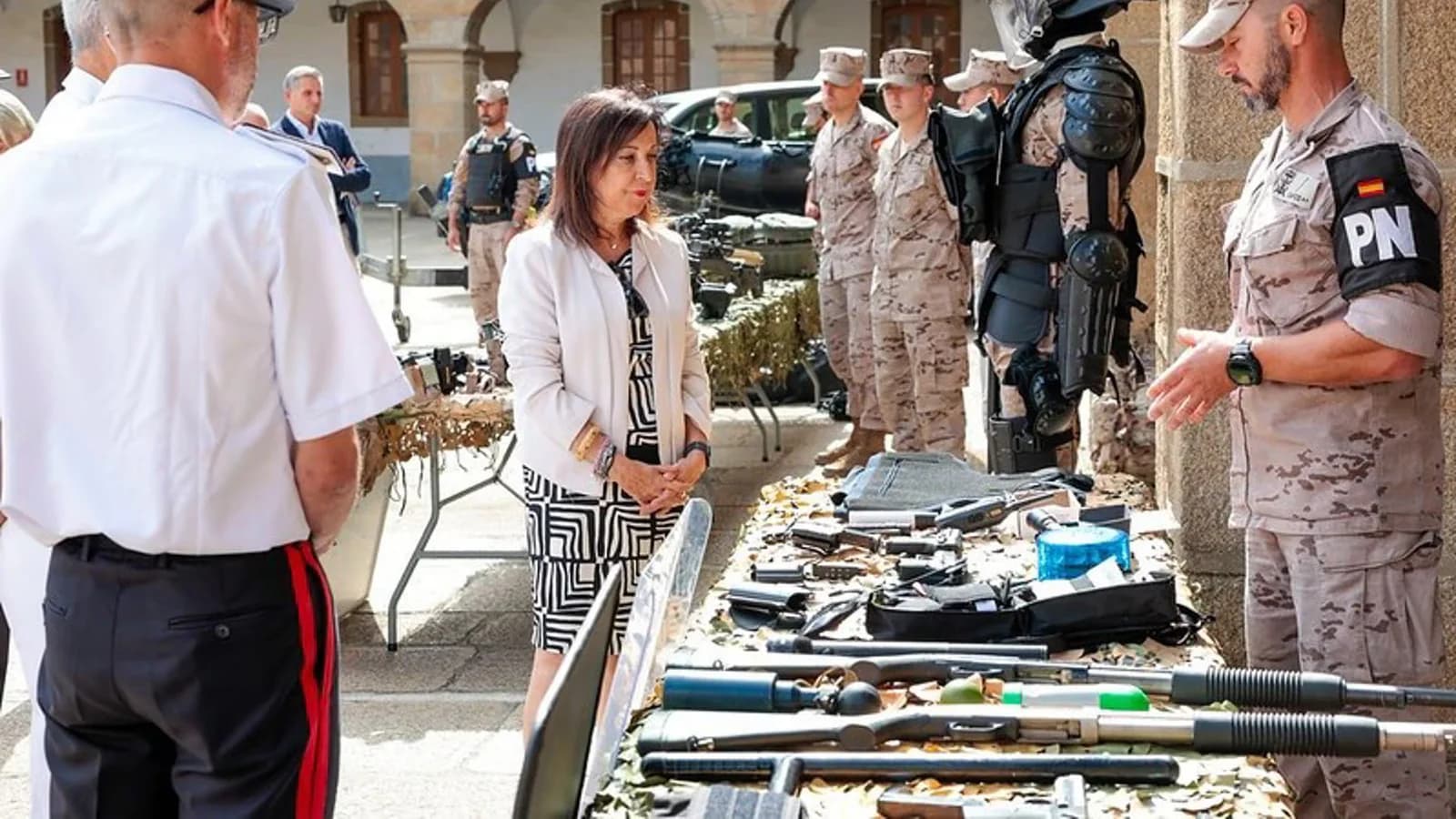Margarita Robles destacó en Ferrol la tarea del Tercio Norte de la Armada