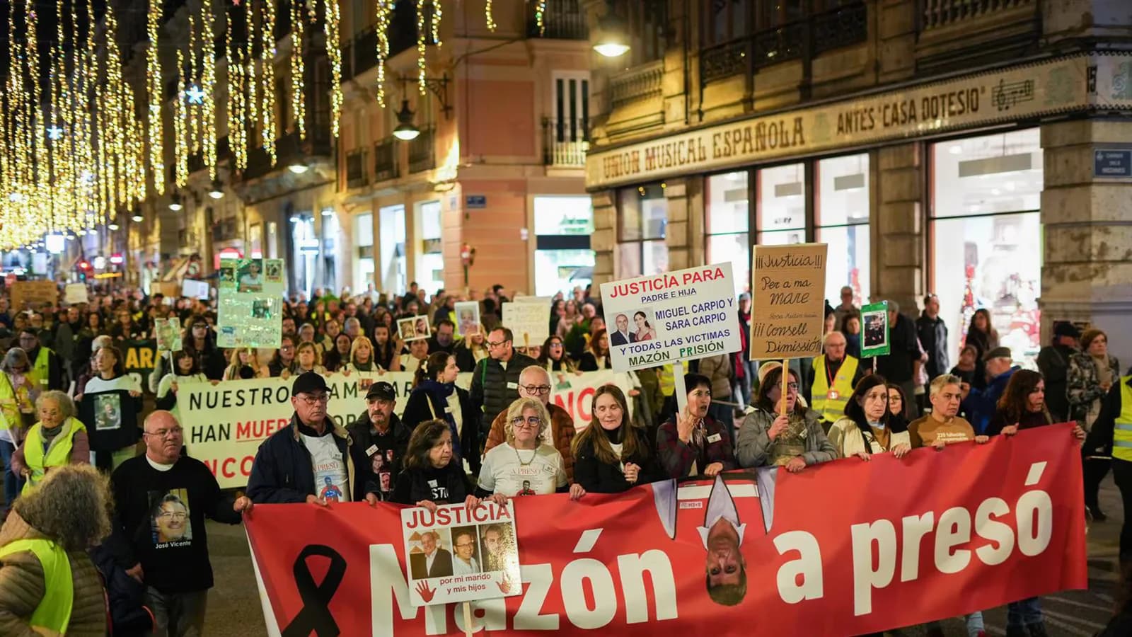 Víctimas de la dana se concentran en Alicante contra la gestión de Carlos Mazón