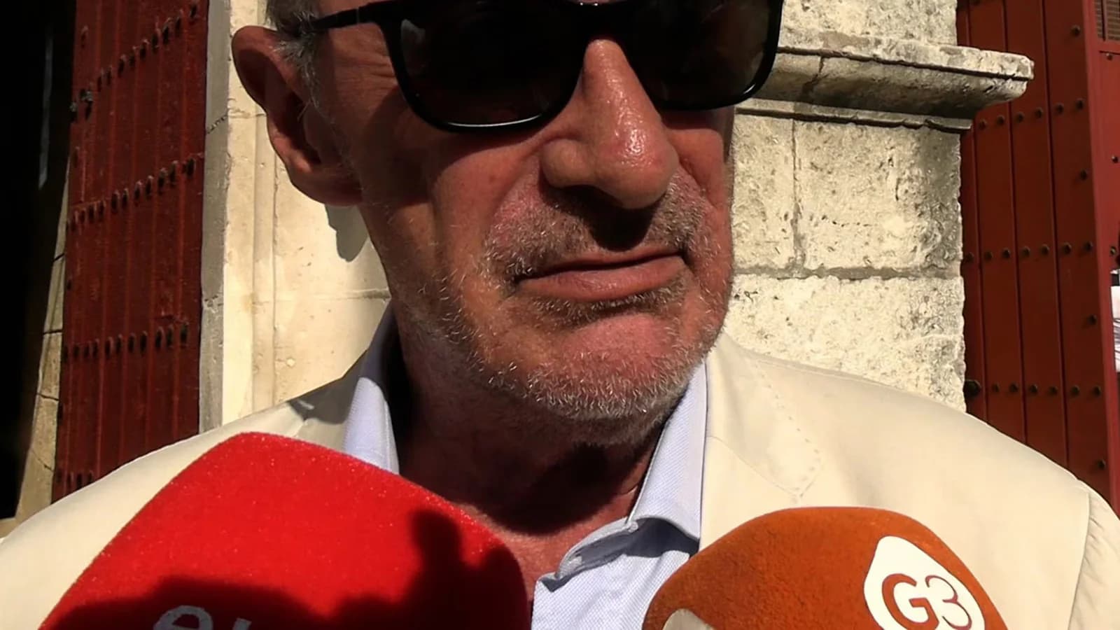 Carlos Herrera respalda a Fran Rivera tras recibir recuerdos de Paquirri