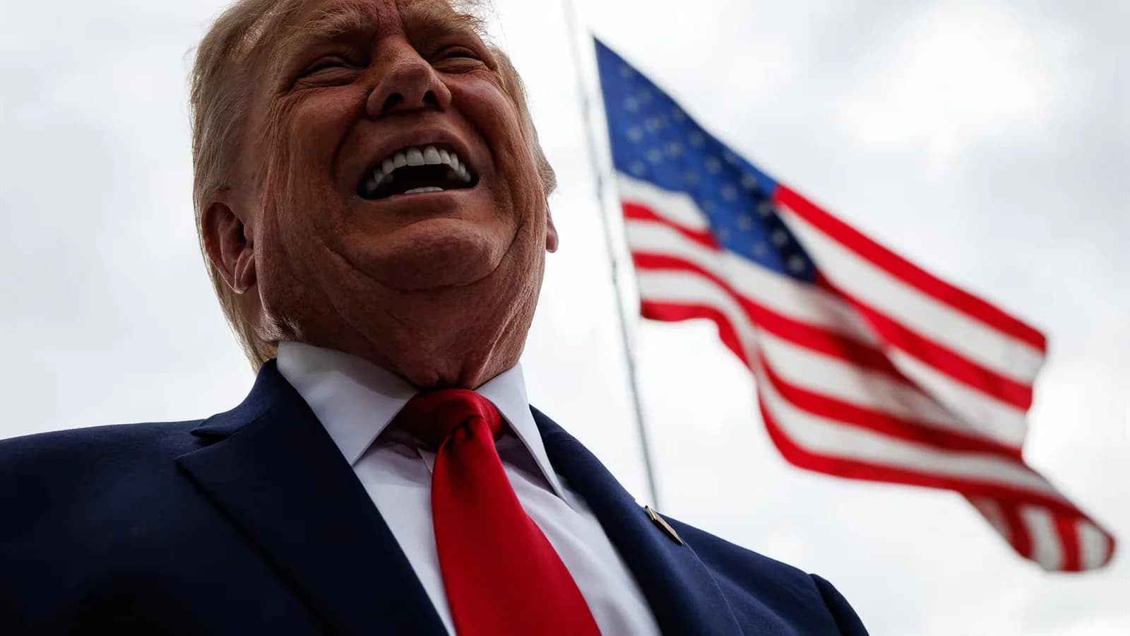 Trump calificó de “inaceptable” la propuesta iraní para reabrir Ormuz