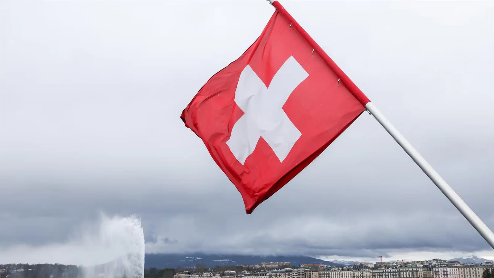 Suiza rechazó una iniciativa para endurecer su política de neutralidad