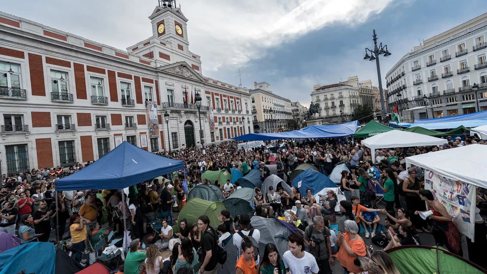 Almeida reúne a su gabinete por la acampada en la Puerta del Sol