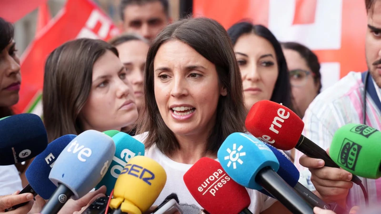 Irene Montero rechaza un “trágala” sobre vivienda y respalda la acampada de Sol