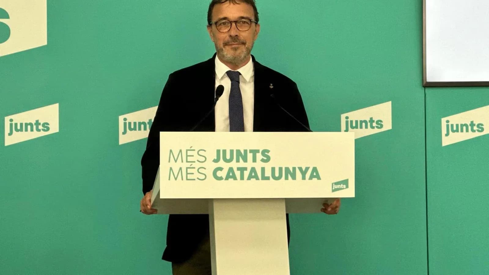 Junts pide superar las “trincheras” para acordar medidas sobre vivienda