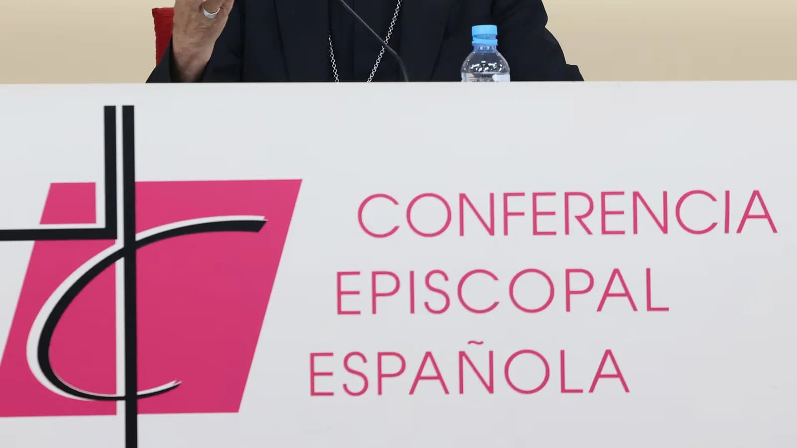 Luis Argüello reclamó diálogo ante los conflictos por vivienda, Ceuta y aborto