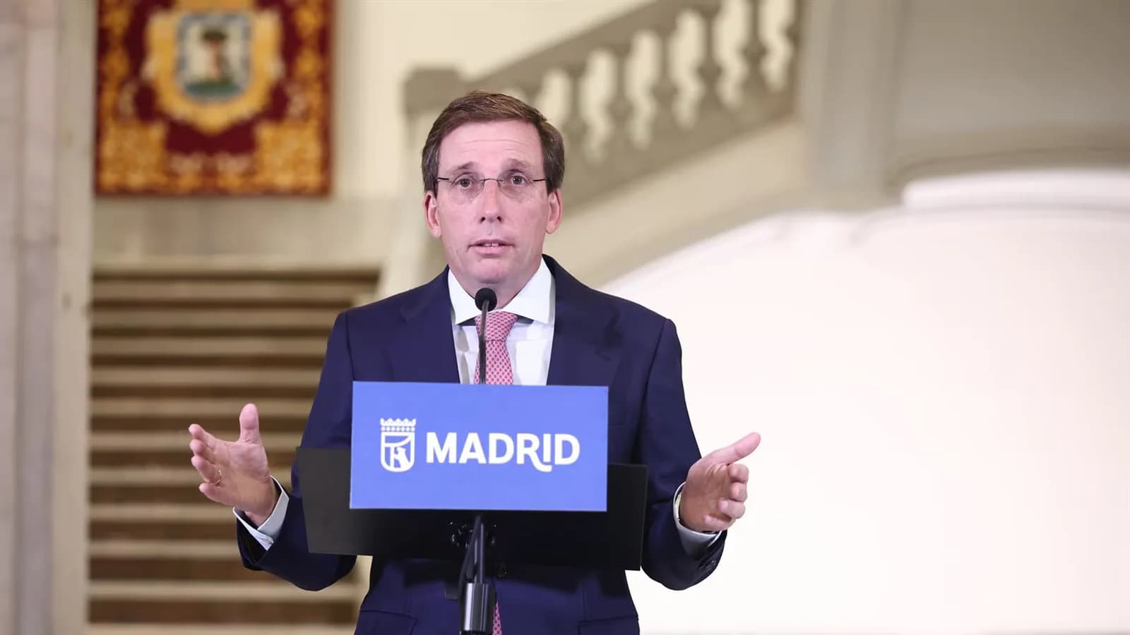 Almeida cuestiona el Real Decreto de Vivienda y acusa a Sánchez de agravar el problema