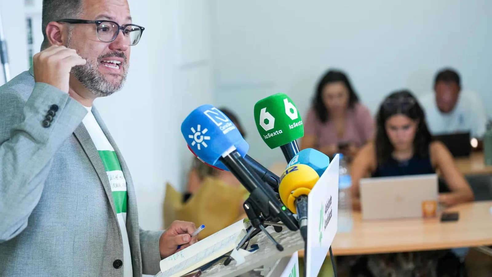 Adelante cuestionó los decretos de vivienda y acusó al Gobierno de “engañar” a la ciudadanía