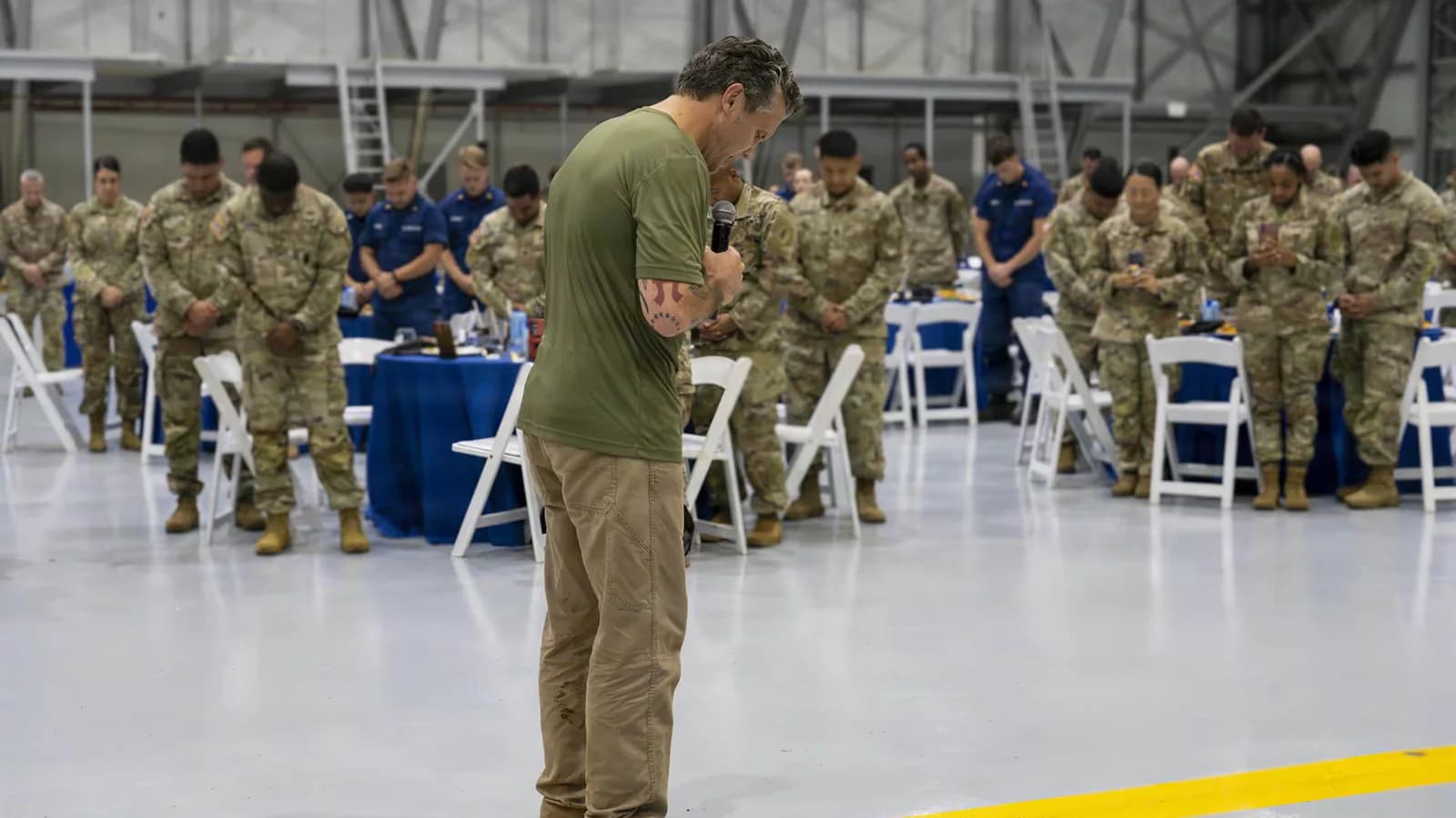 Hegseth ordenó frenar los nombramientos permanentes de civiles en academias militares