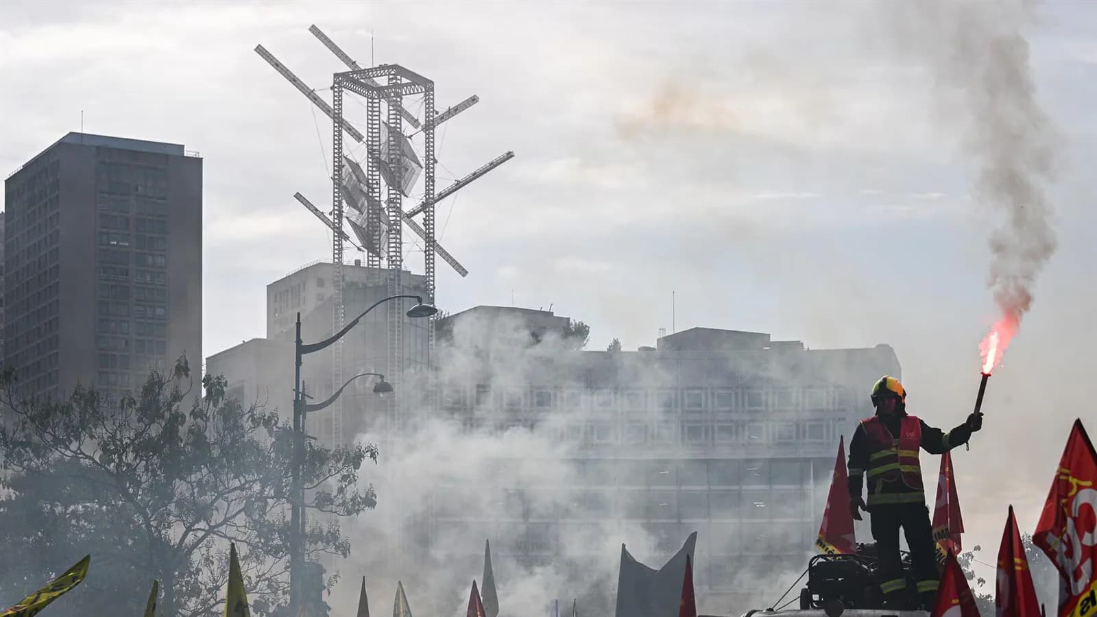 Francia: 440 detenidos durante las protestas estudiantiles y la huelga estatal