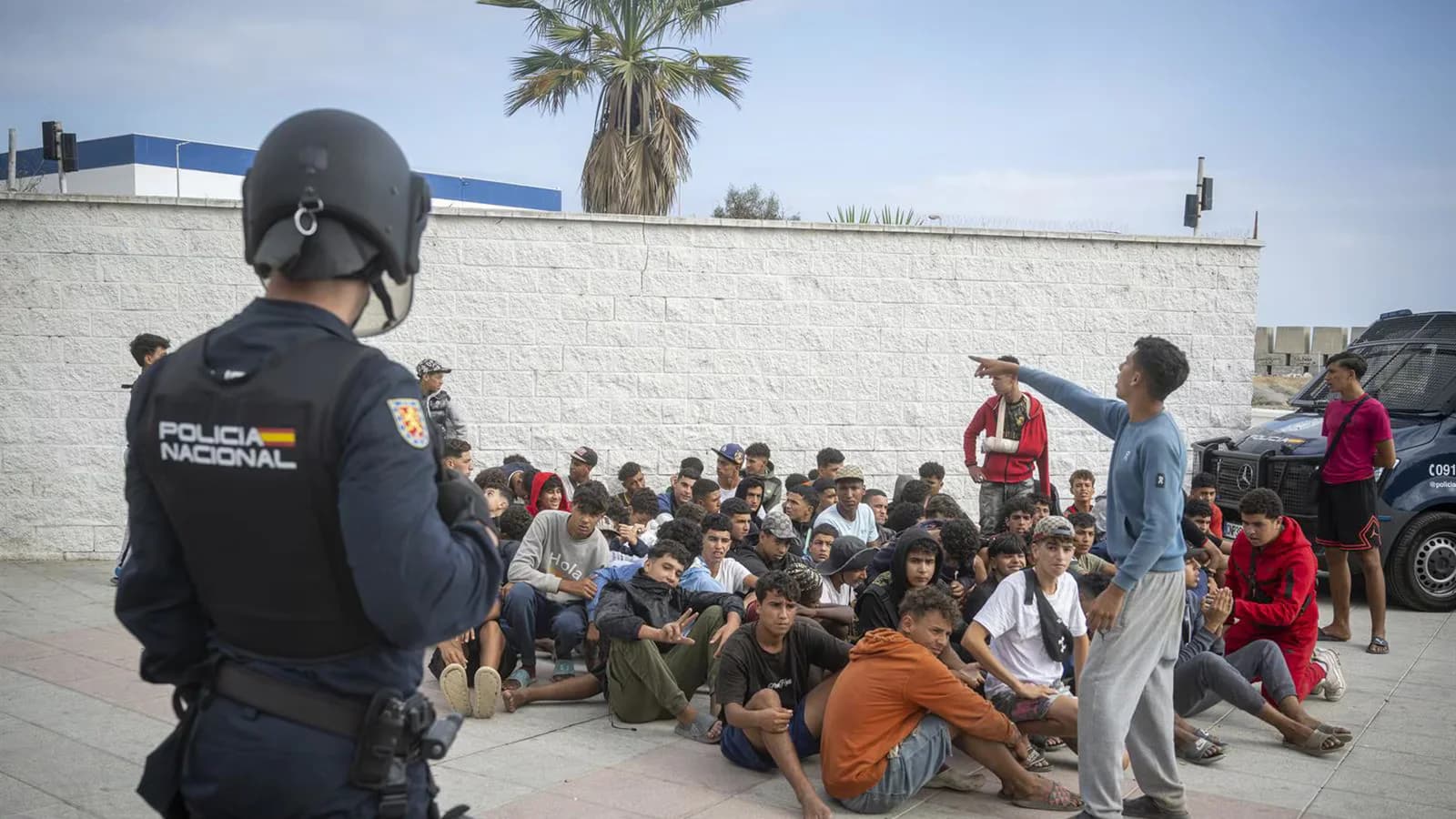 El BOE suma una parcela de la prisión de Ceuta a los recursos para migrantes
