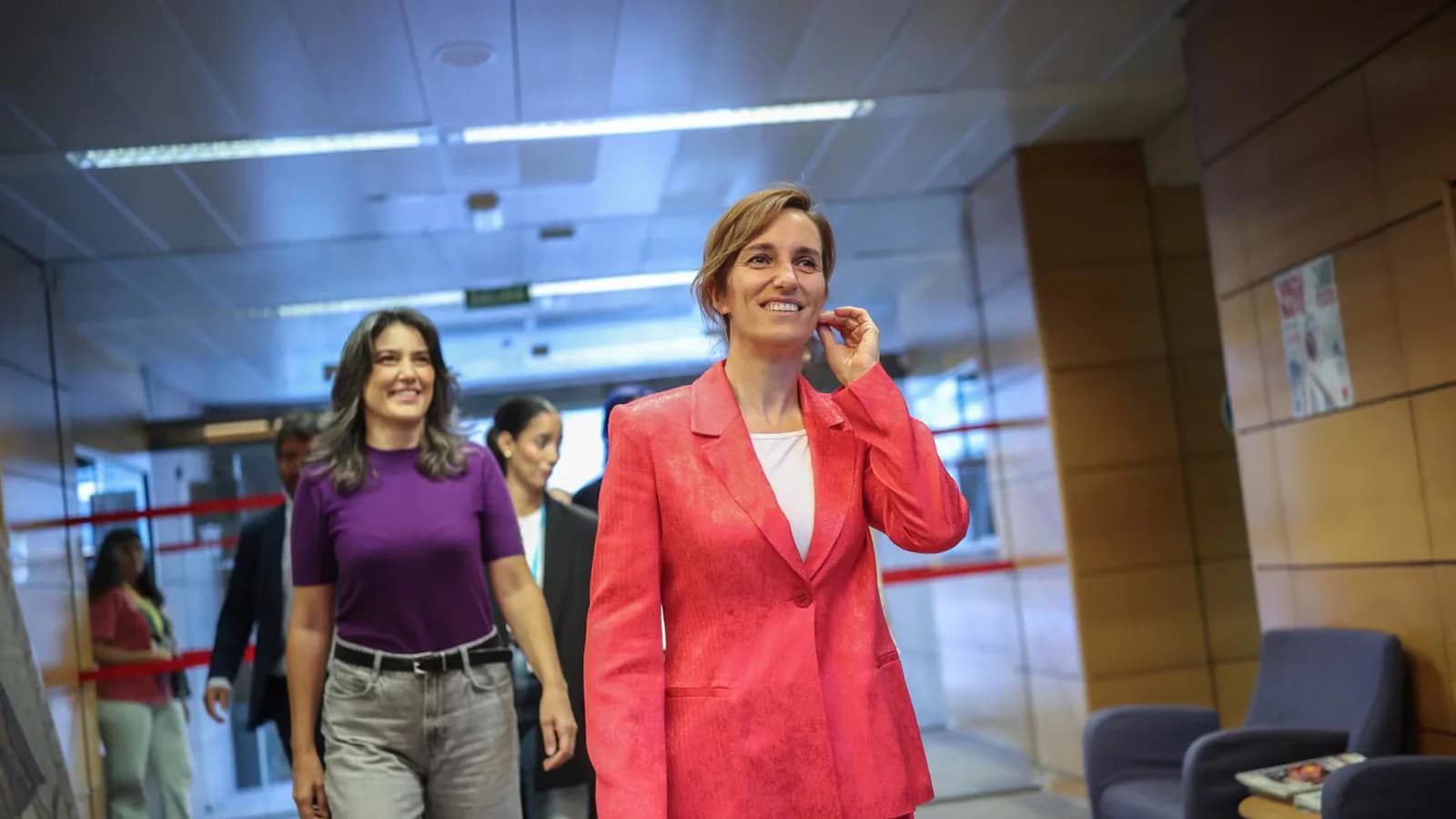 Mónica García confía en que Junts y el PNV apoyarán las medidas de vivienda