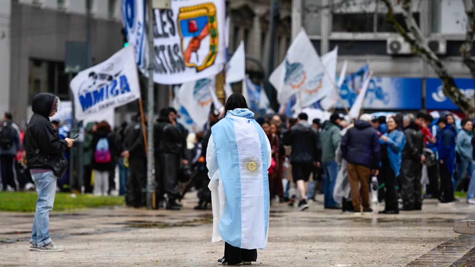 Críticas a la Corte por el fallo que dejó vigente la derogación de la Ley de Tierras