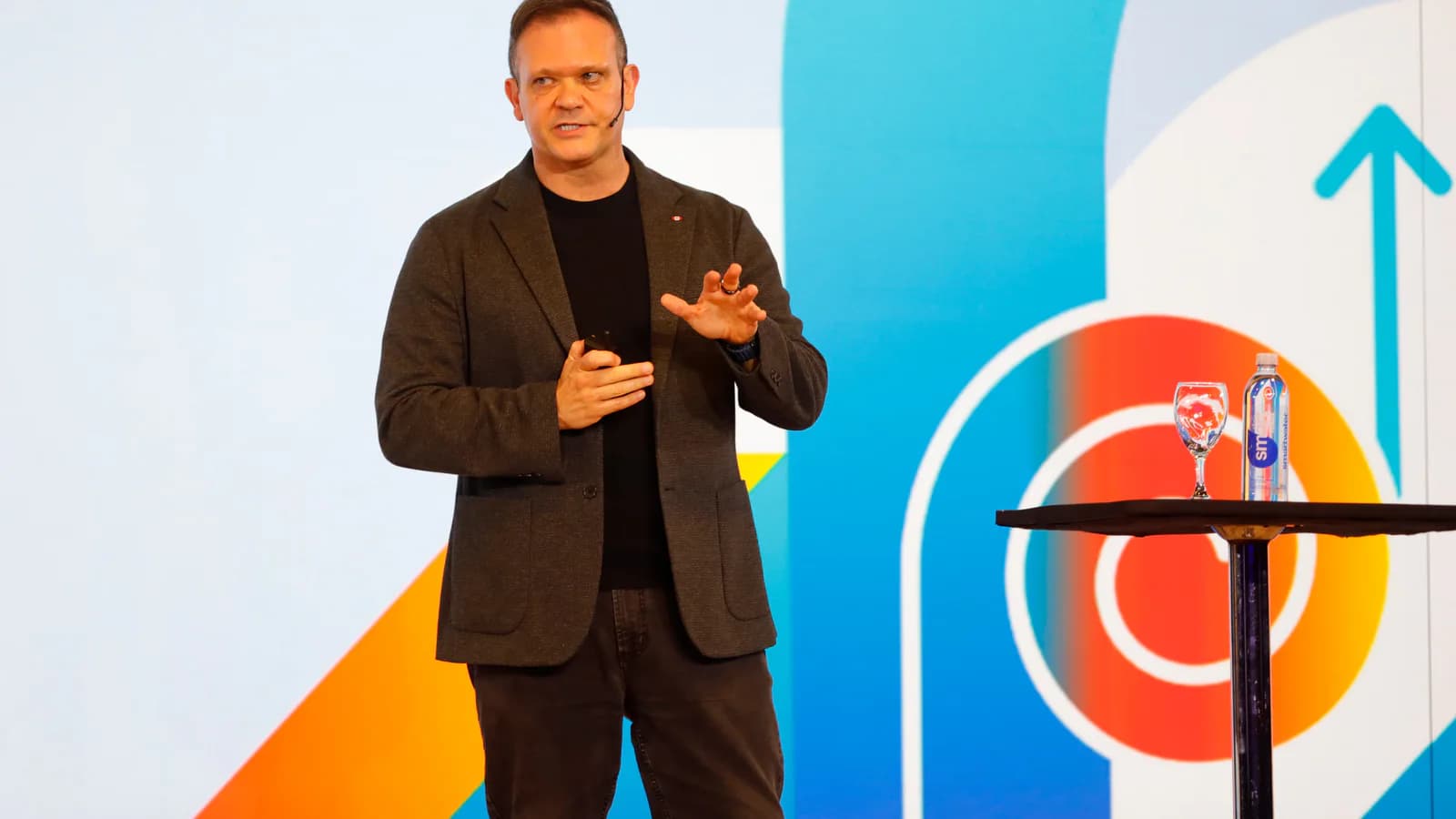 Mark Esposito advirtió sobre el riesgo de una “colonia digital” para la Argentina