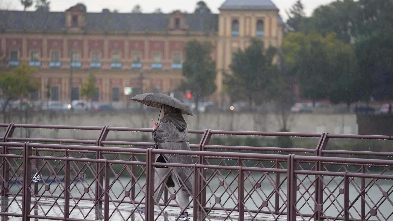 Lluvias y tormentas activan avisos en nueve comunidades españolas