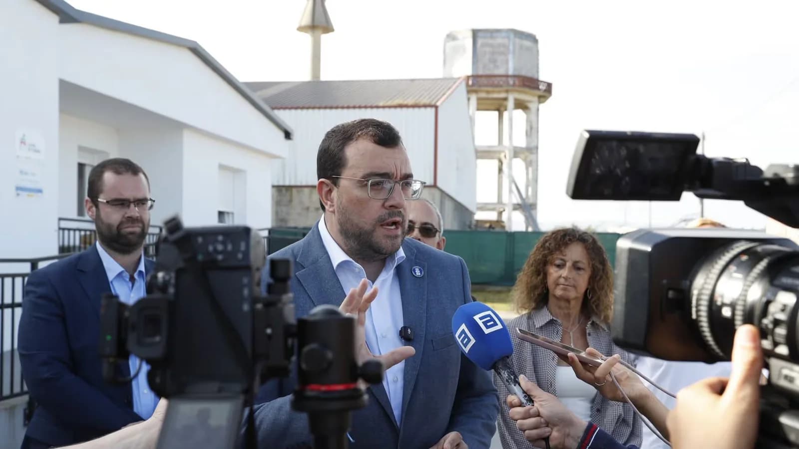 Barbón pide al Congreso aprobar los decretos-leyes de vivienda