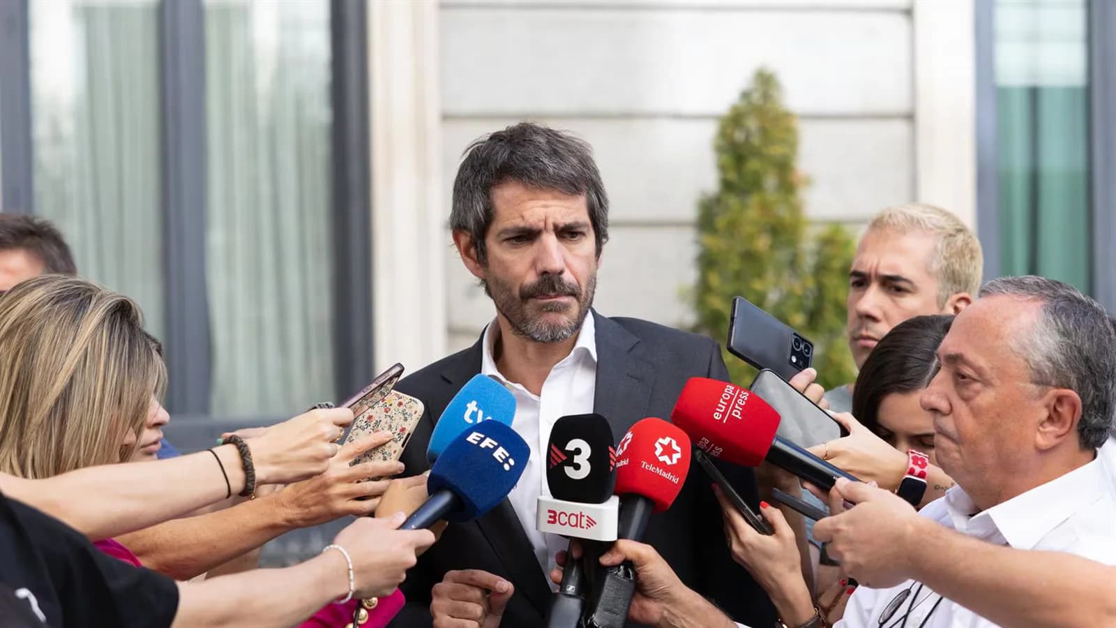 Urtasun defiende los decretos de vivienda y confía en el apoyo de Junts