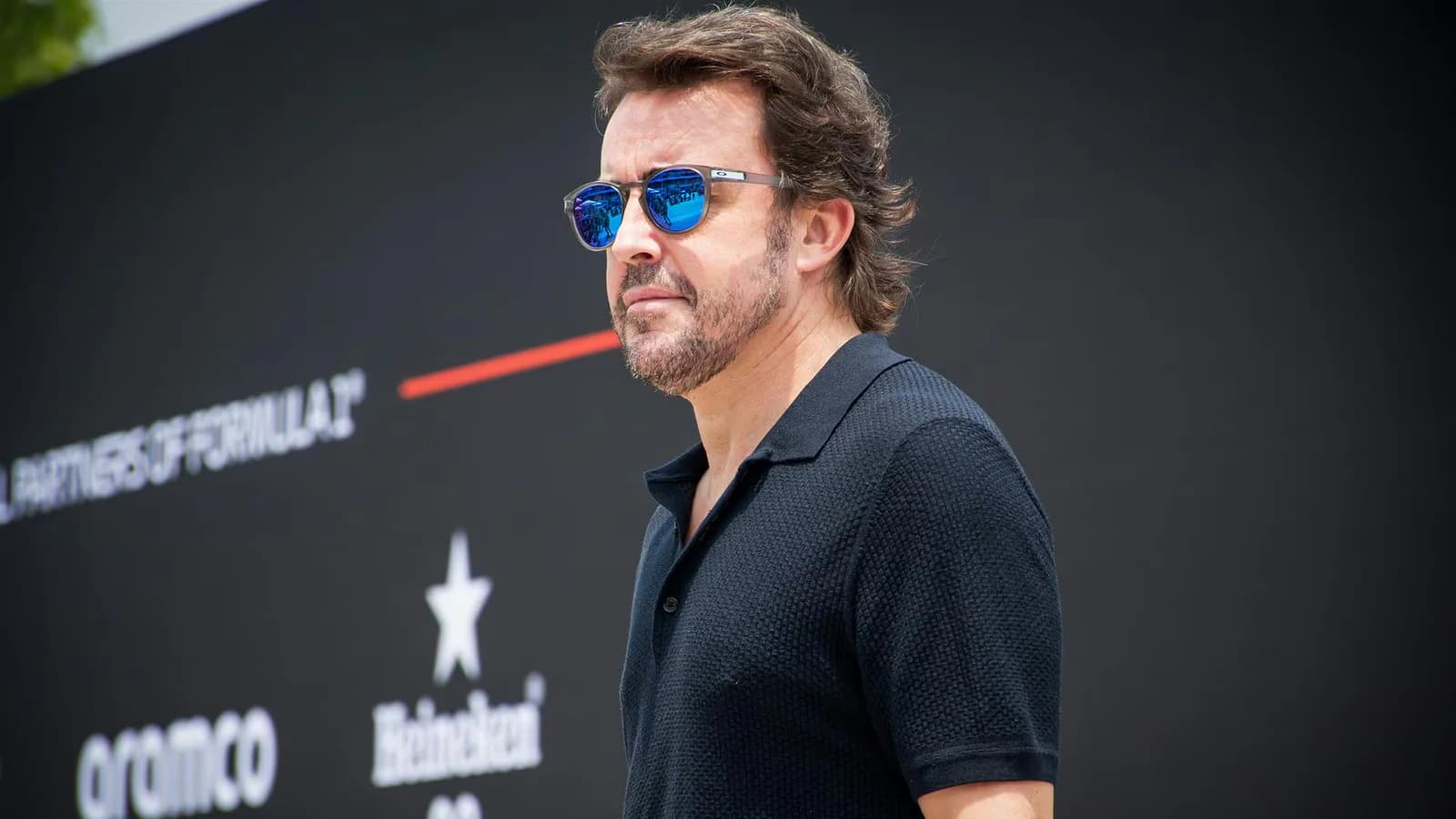 Fernando Alonso continuará en Aston Martin en 2027: “Aún siento ese fuego dentro”