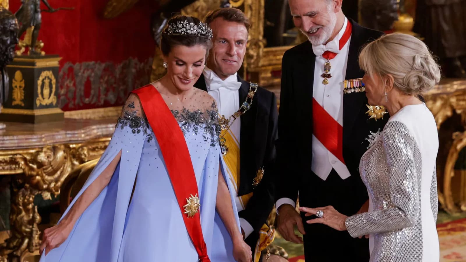 Letizia recuperó la diadema Floral para la cena de gala con los Macron