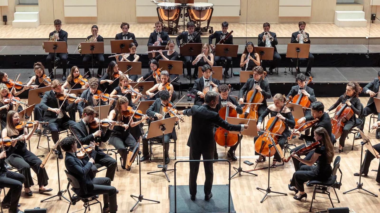 Telefónica y la Escuela Reina Sofía combinan IA y música en un concierto participativo
