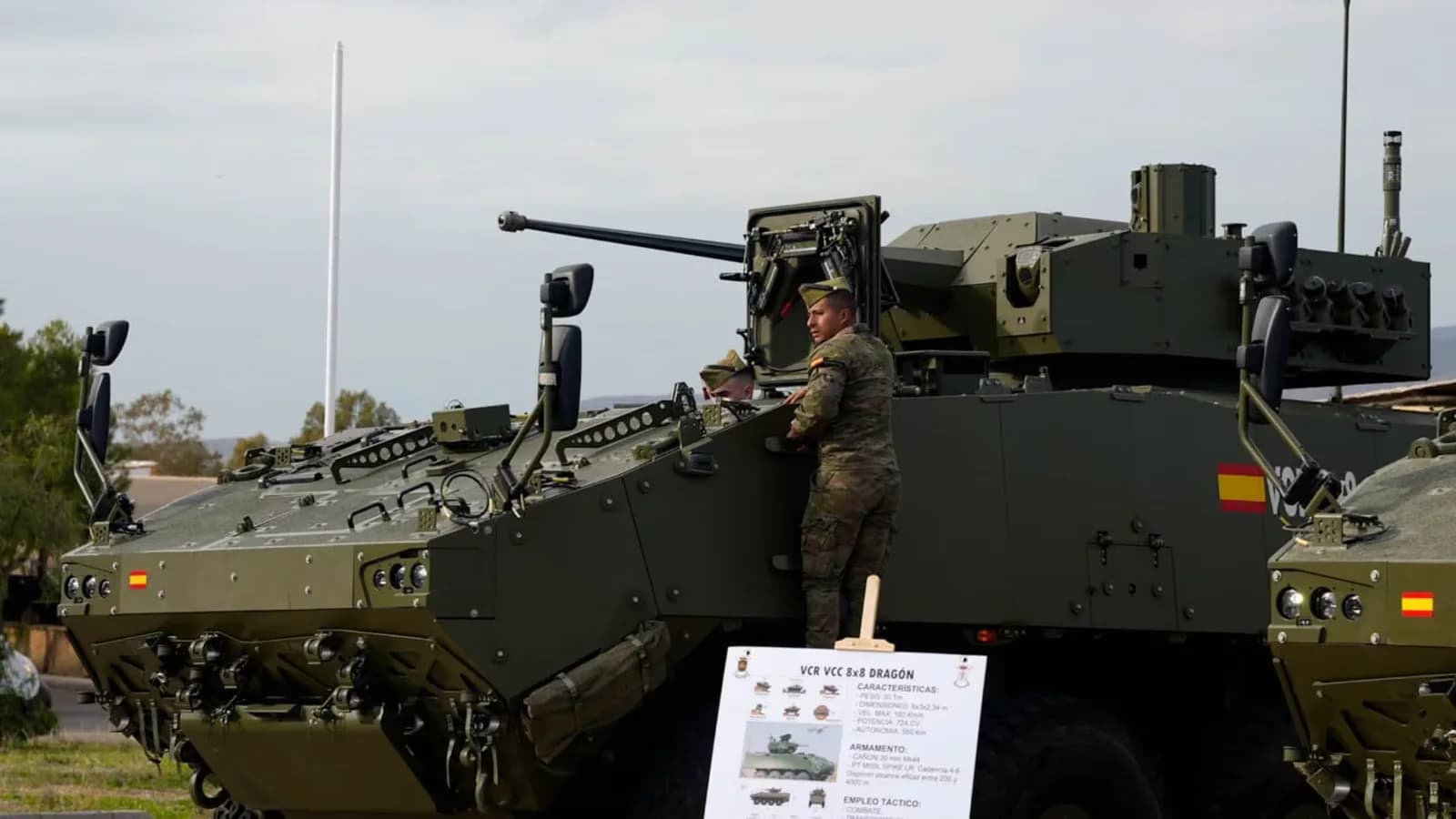 Tres blindados 8x8 Dragón participarán por primera vez del desfile del 12 de octubre