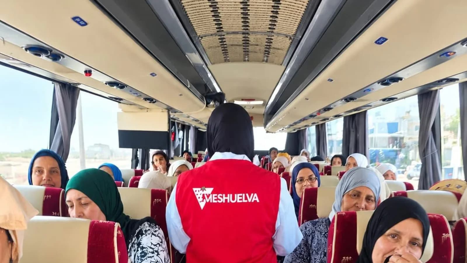 Freshuelva suma 304 trabajadores de Marruecos y Guatemala a la campaña de plantación