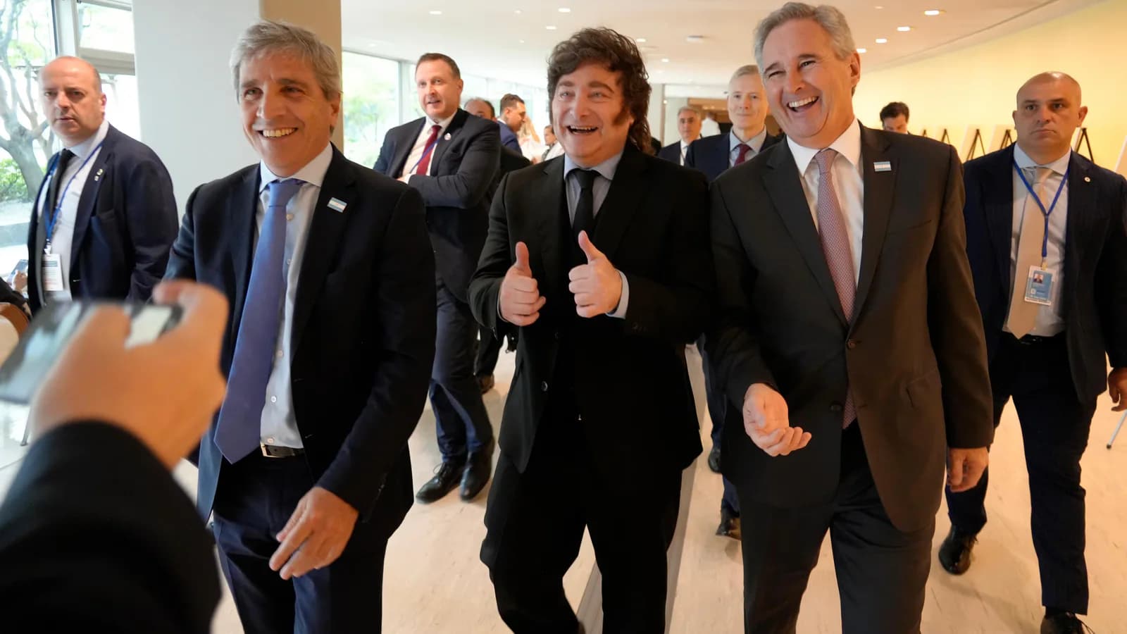 El Gobierno profundiza su discurso económico mientras enfrenta el debate por la Ley de Tierras
