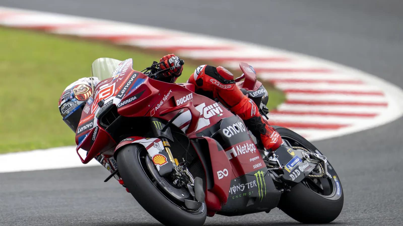Marc Márquez gana la esprint de Motegi y queda a siete puntos de Jorge Martín
