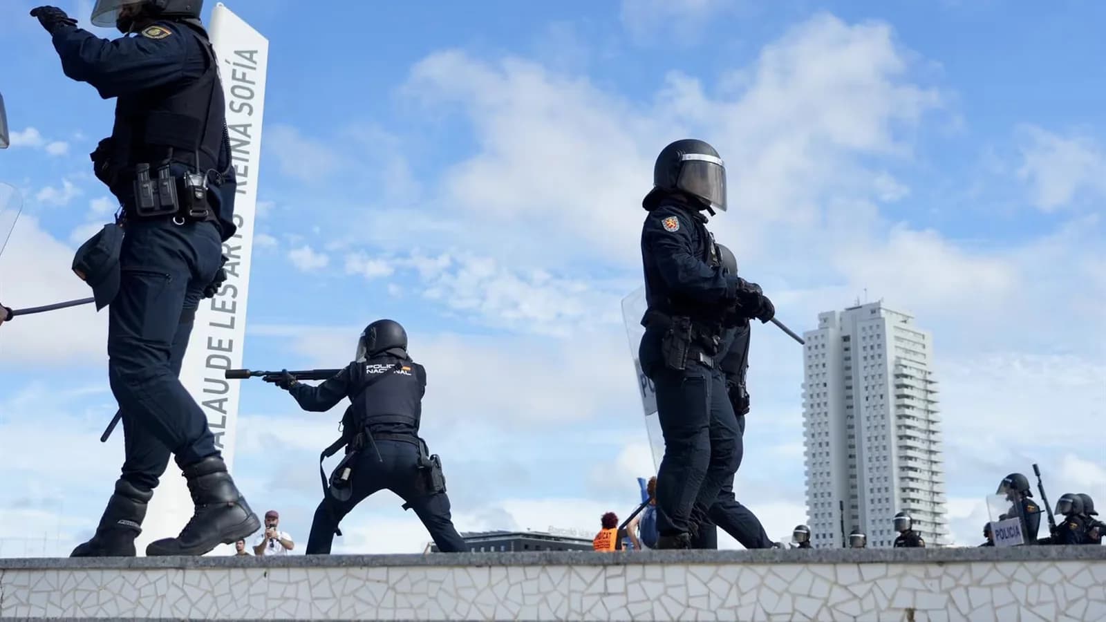 Podemos pide explicaciones por las cargas policiales en una protesta por la vivienda en Valencia