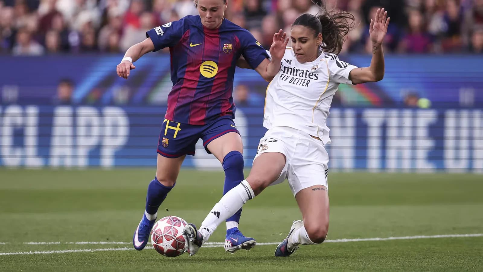 Barcelona y Real Madrid se miden en un Clásico condicionado por la lluvia