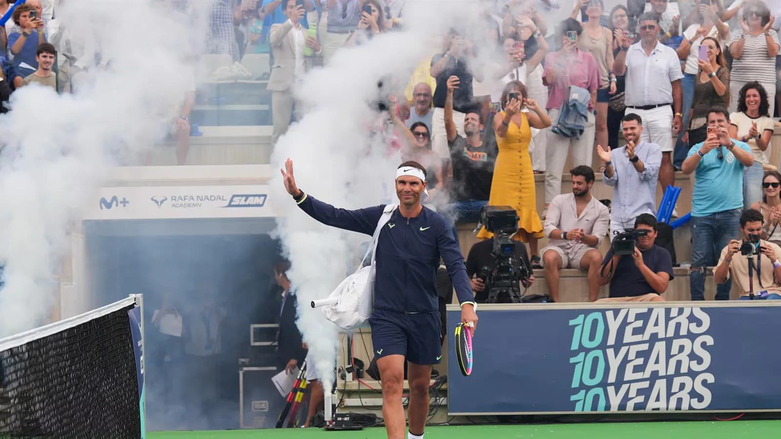 Rafa Nadal regresó a las pistas en el décimo aniversario de su academia