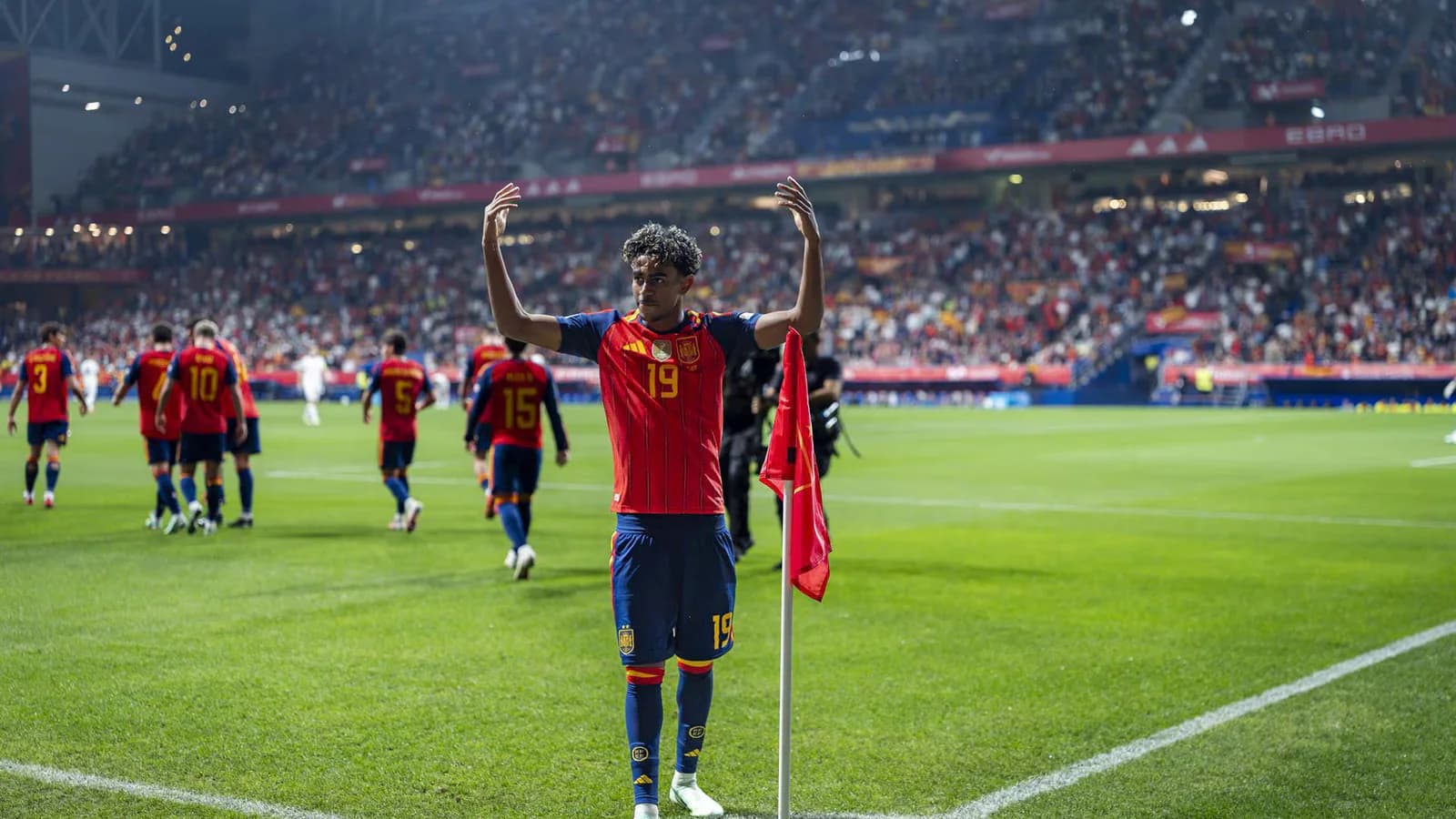 España derrota 3-1 a Chequia y mantiene su paso perfecto en la Liga de Naciones