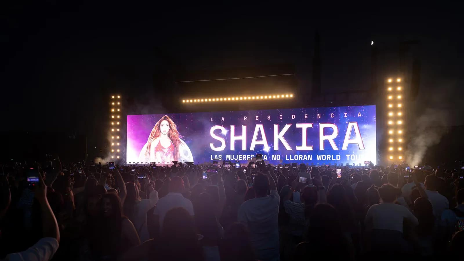 Shakira invitó a Dua Lipa a cantar “Antología” en su octavo show en Madrid