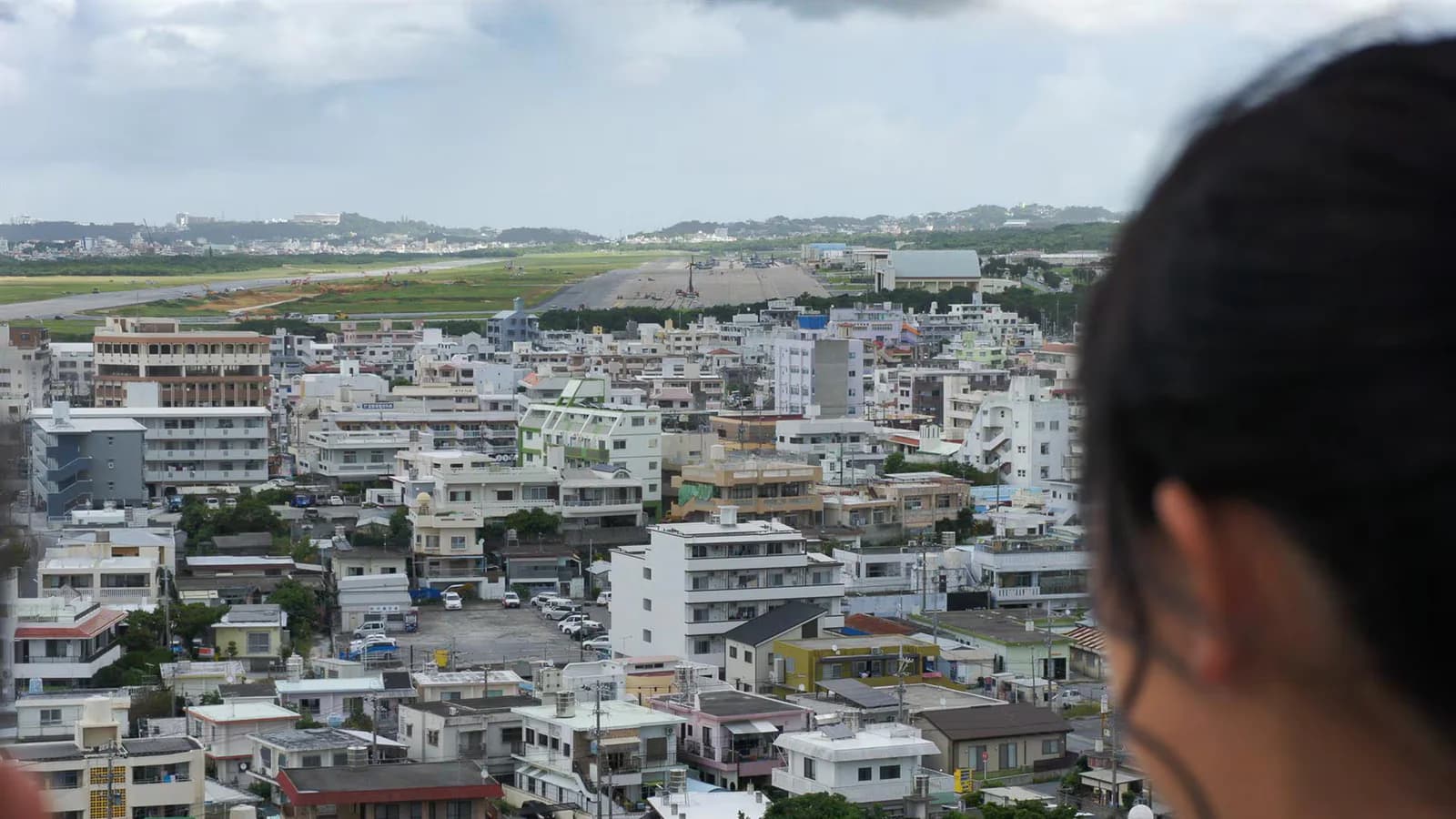 Takaichi reclama cooperación de EE.UU. por el crimen de una mujer en Okinawa
