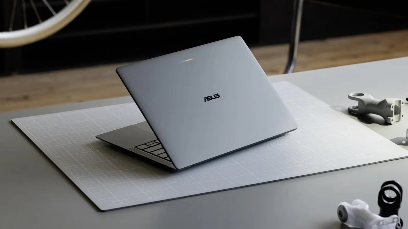 ASUS presenta la GoogleBook 14 con Gemini, diseño premium y 18 horas de autonomía