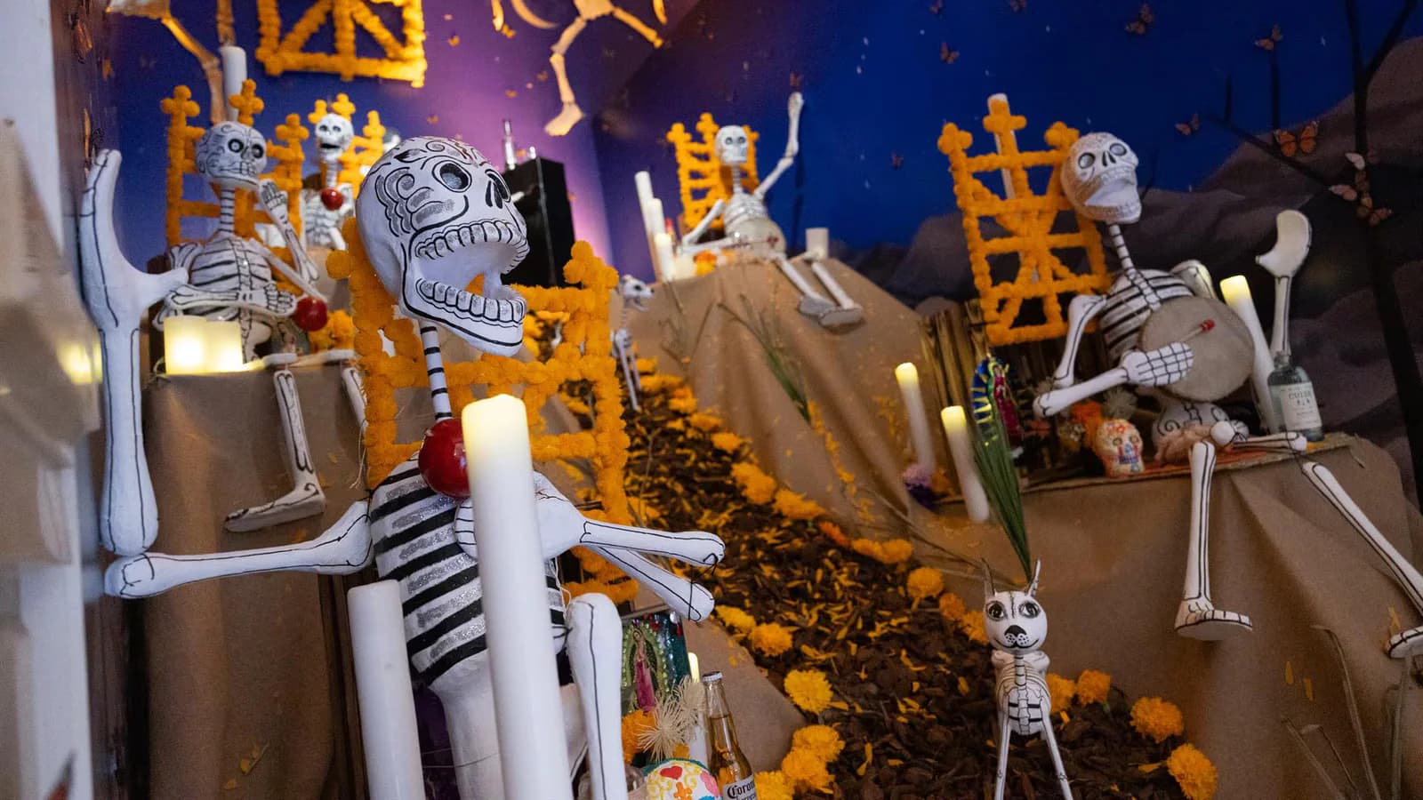 Casa de México homenajea a Agustín Lara con un altar del Día de Muertos en Madrid