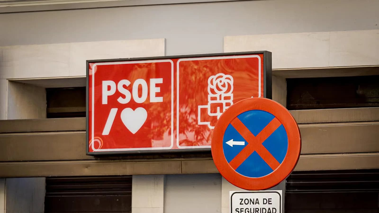 El PSOE busca ampliar el respaldo progresista ante el adelanto electoral