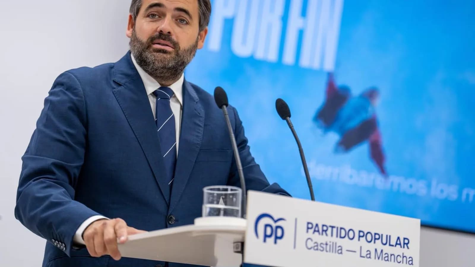 Paco Núñez desafió a Page por el voto del PSOE en las elecciones del 29 de noviembre