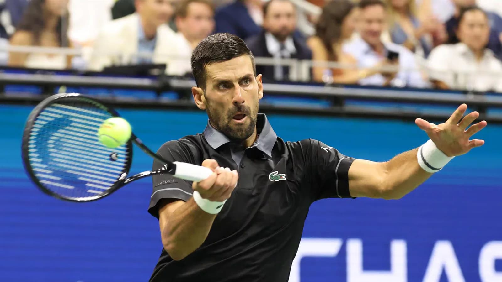 Djokovic buscará en Pekín su título 102 tras la descalificación de Medvedev