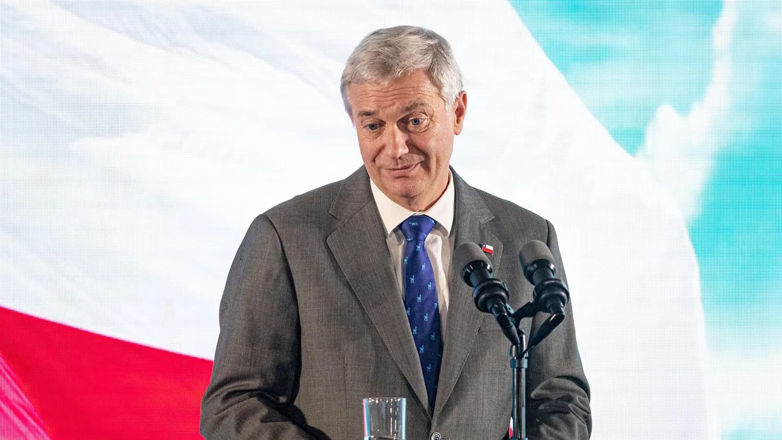 Chile propone un presupuesto 2027 con más gasto y deuda por hasta US$25.000 millones