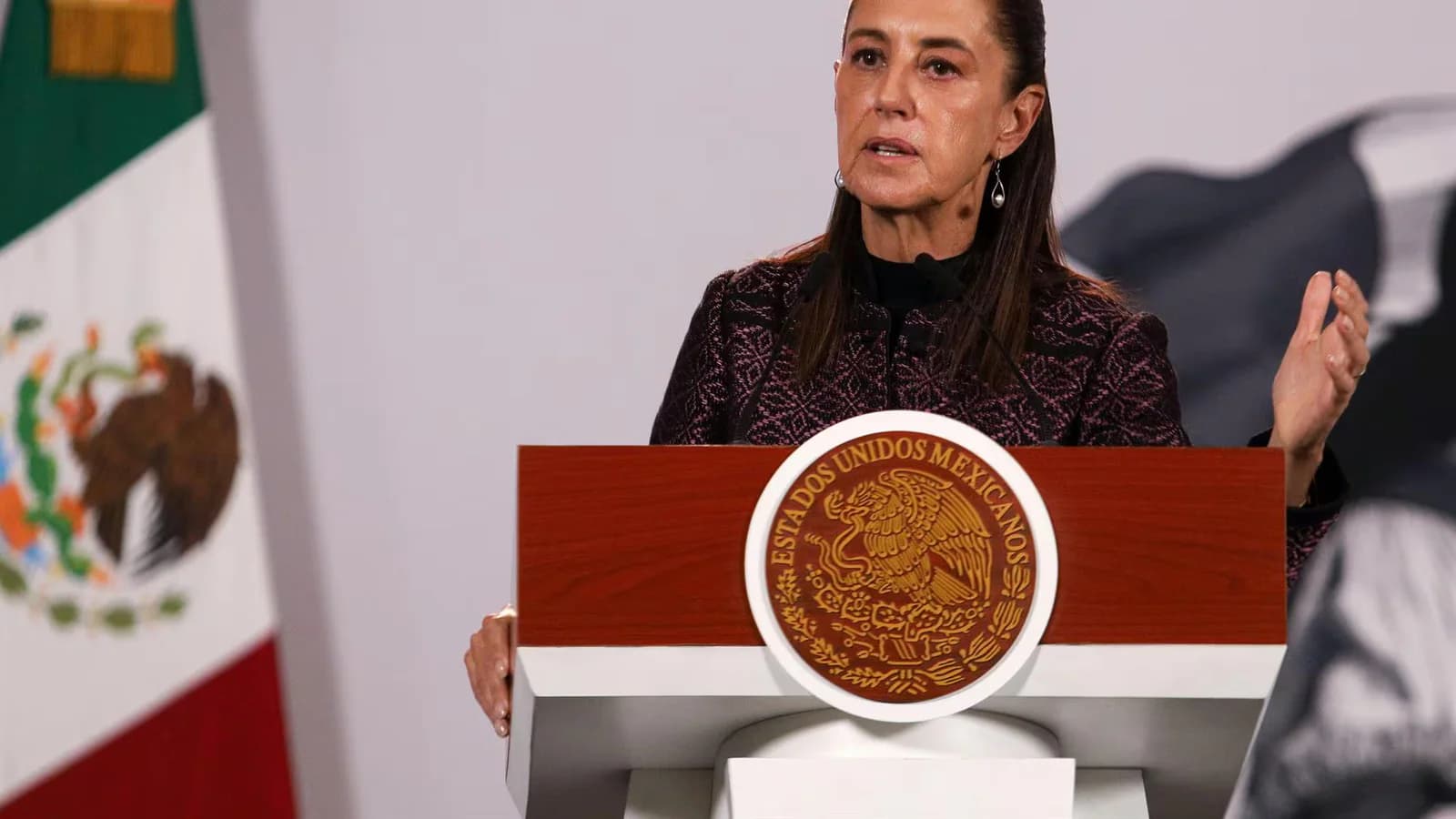 Sheinbaum advierte que sectores de EE.UU. buscan un cambio de gobierno en México