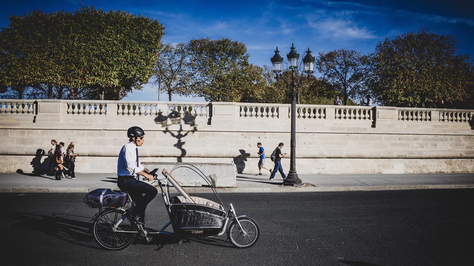 París consolida la bicicleta como transporte cotidiano y amplía su red