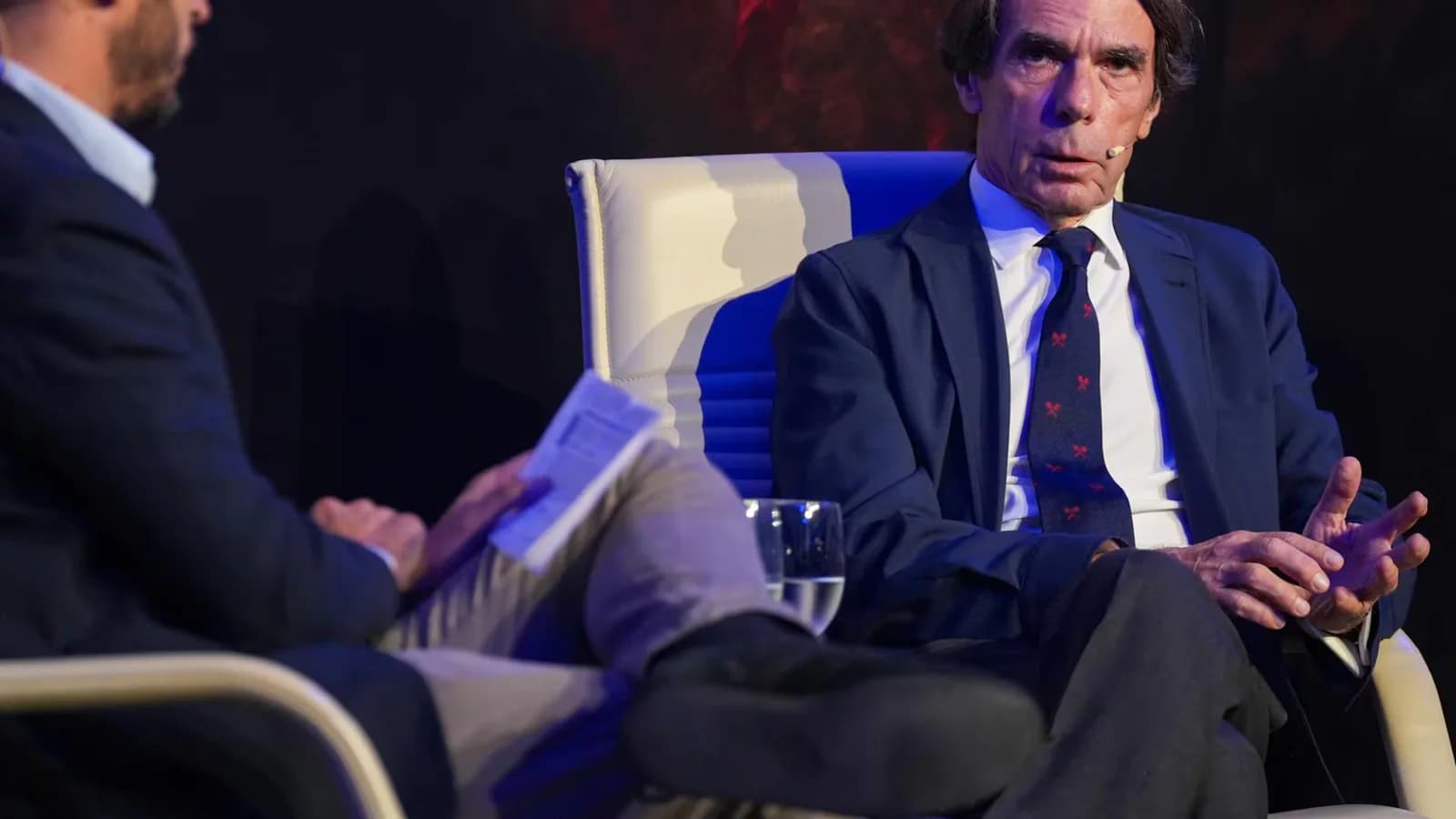 Aznar advierte que un nuevo gobierno de Sánchez llevaría a España a una república