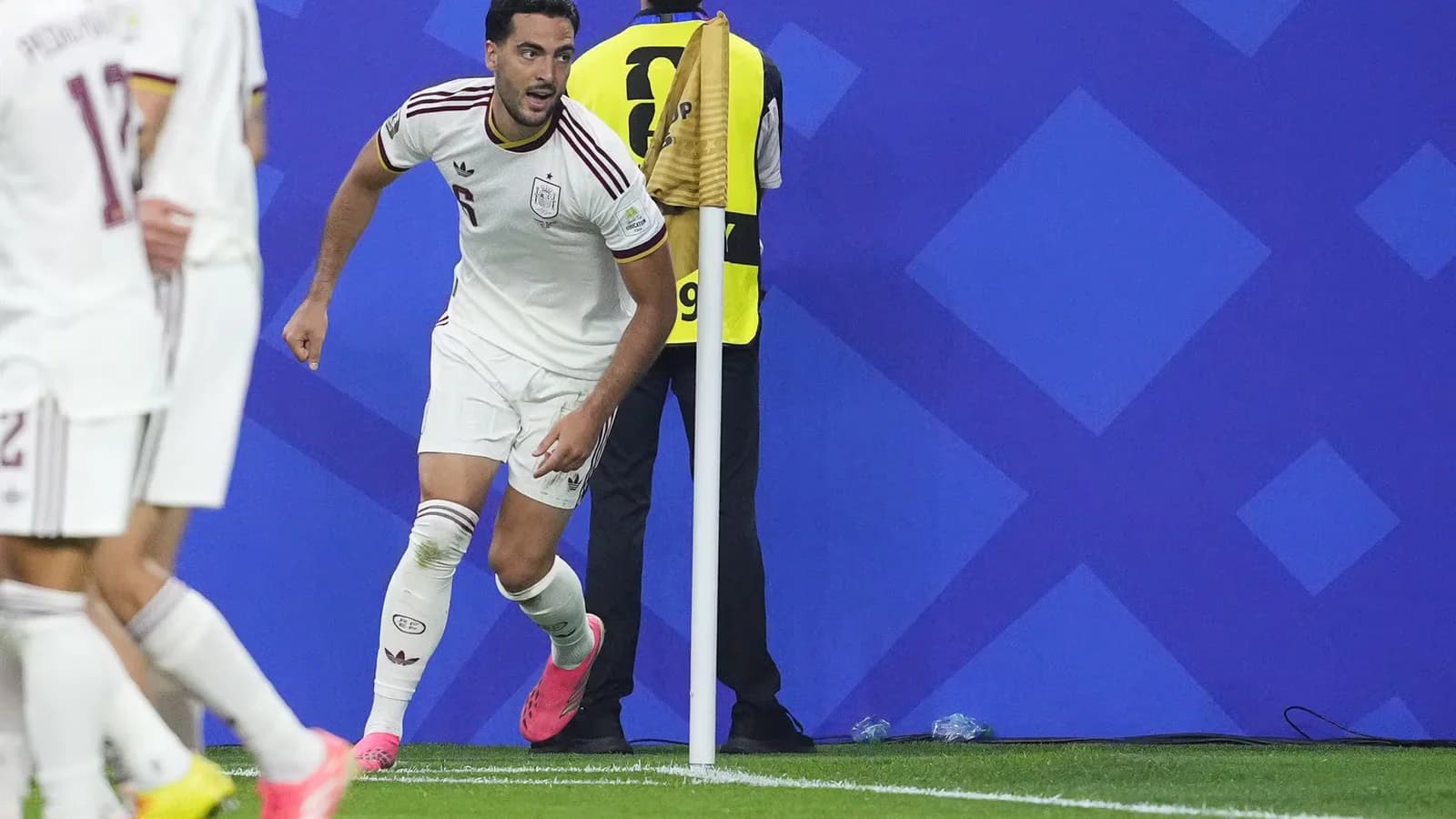 España venció 2-1 a Croacia y avanzó a los cuartos de final