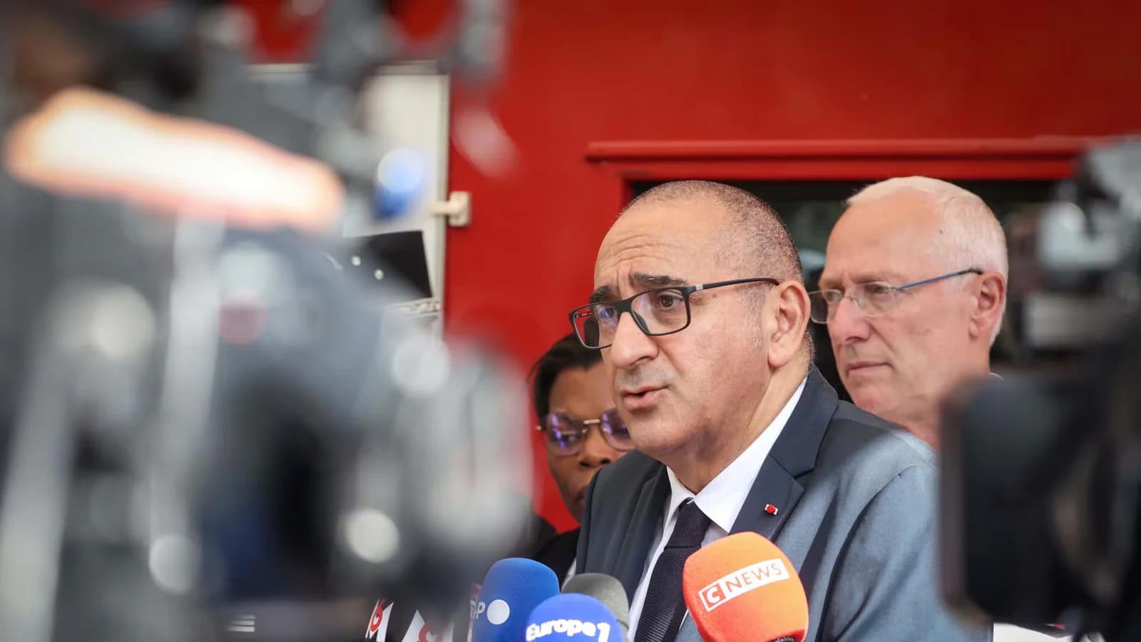 Francia suspende el uso de granadas aturdidoras en protestas estudiantiles
